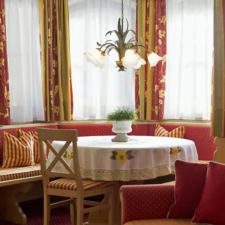 Hotel Untermuellnergut 4*